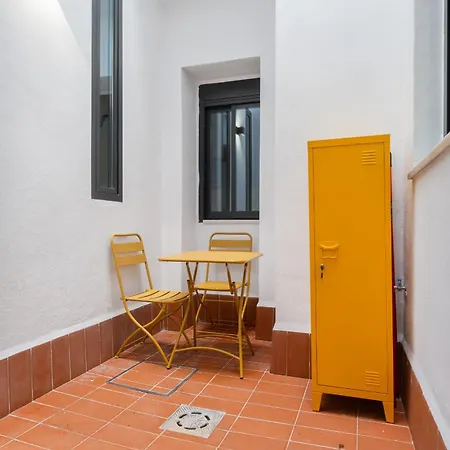 New Modern - Quiet Street - Setas De Seville